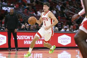 投篮舒适区可以延伸到哪儿？谢泼德：任何位置 我们平时就练超远