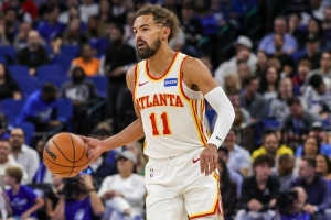 又爱又恨！特雷-杨三分10中1得到21分3板 送出17次助攻失误1次