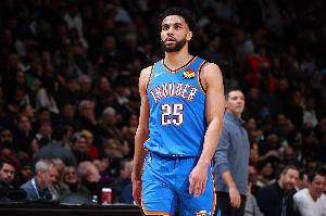 哈腾谈阿杰伊-米切尔：他的得分对球队帮助很大 特别是现在正缺人