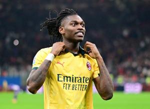 记者：莱奥身体已恢复并参加米兰合练 普利西奇和拉比奥特仍单练