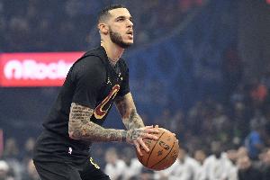 57投20中！大球：我们错失了很多好的三分机会 有空位要果断出手