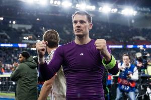 2100万不白拿！39岁诺伊尔8次扑救获最佳 巴黎轰25脚预期进球2.01