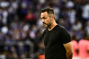 德泽尔比执教生涯至今带队参加10场欧冠比赛，输掉其中7场