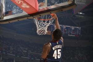 闲庭信步就砍45+！米切尔21中15狂轰46分4板8助1断 得分赛季新高