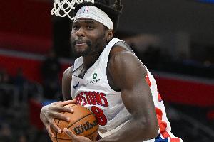 提前退赛！斯图尔特因左脚踝扭伤本场不会回归