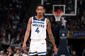 迪林厄姆：根据比赛时段去考虑自己出手还是为队友创造机会