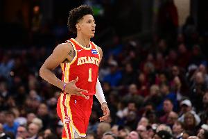 6失误太多了！杰伦·约翰逊14中8&三分5中2拿到21分7板4助