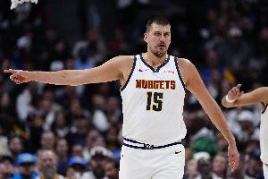 约基奇第11次以70+%命中率砍下30+三双 超张伯伦 独享历史第1