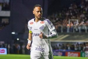 ESPN：内马尔周五没有随队前往客场，进行肌肉训练后周六抵达