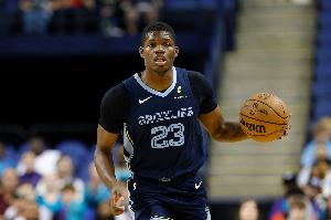 积极主动但效率下滑！11号秀科沃德12中4拿到13分10板4助