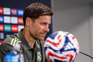 马卡谈阿隆索休赛期调整：寻找琼阿梅尼的替代者和确立右路的主人