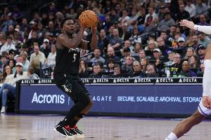 比去年多不少！本赛季华子27.5%进攻通过单打完成 每回合得1.07分