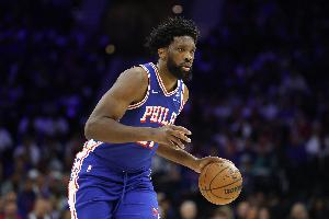 纳斯：恩比德是每日观察状态 影像检查结果膝盖没有结构性问题