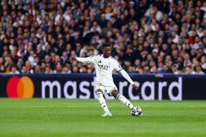 记者：卡马文加因伤退出法国队集训，提前返回马德里