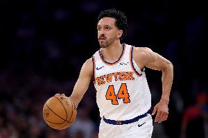 突然发力！沙梅特第三节独得15分 三节14中8贡献21分