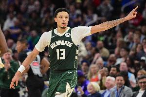 神奇不在！罗林斯11中4拿到10分1板3助2断 正负值-22