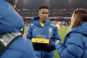 斩获进球！埃斯特旺当选对阵塞内加尔一役巴西队内最佳球员