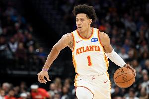 行云流水！奥孔武抢断&约翰逊反击空接暴扣