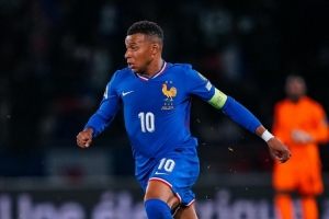 姆巴佩社媒晒多张近期生活+比赛照片：放松