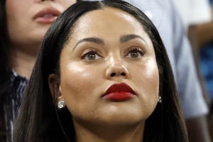 夸梅：阿耶莎嫉妒库里 无后者没人认识她 老公给赞助也搞不出名堂