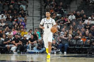 又来一位！Shams：卡斯尔遭遇左髋屈肌拉伤 将在1到2周后接受复查