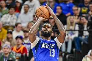 太猛了！马绍尔半场7中5高效轰两队最高19分外加3篮板