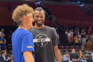 小兄弟会来事儿！波杰姆斯基赛前找到前队友维金斯 两人拥抱寒暄