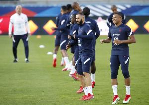 队报：德尚状告RMC记者诽谤并要求罚款1欧元，案件明年1月宣判