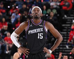 这赛季会比较常见！马威掩护后下顺 起飞接布克吊传空接暴扣！