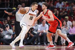 媒体人谈火箭vs掘金：很有意思 很多回合看起来像上世纪90年代