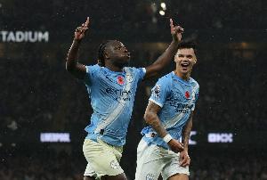 多库上半场创造4次机会，其他曼城队友共3次、纽卡全队也仅3次