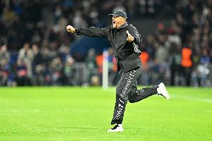 拜仁连续43轮位列榜首，追平自身于1972-1973年间创造的德甲纪录