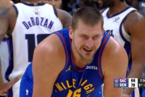 玩具！约基奇疯狂搞尤班克斯心态 后者赔了4犯+1T