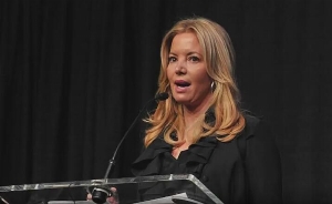 美国宗馥莉？所有证据都指向：是珍妮解雇了自己同父异母的两兄弟