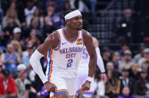 感觉断不了啊！亚历山大连续90场20+！