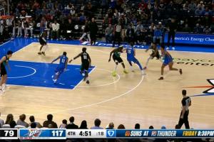 第10次出手了！杨瀚森底角三分再投 这球三不沾了……