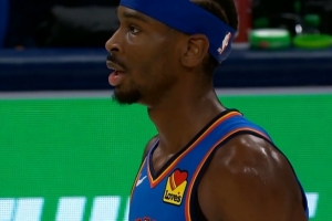 啥也有了！亚历山大自投自抢 甩传大对角助攻以赛亚·乔三分