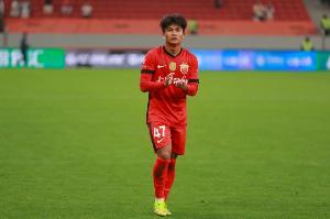 蒯纪闻：没想到生涯第一年就能拿冠军；未来海港队是非常有希望的