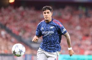 TA：弗兰克现在不需要任何人提醒谁是埃泽 因卡皮耶很快融入球队