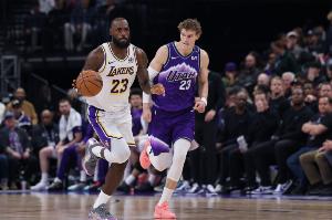 詹姆斯：我们在最后时刻一度领先11分 有机会扩大优势时失误了