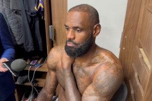 詹姆斯：我的体型很棒 但篮球体能只能通过多打比赛来恢复