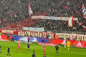 被拜仁球迷打横幅侮辱母亲！慕尼黑1860主席：不会上诉但这太过分