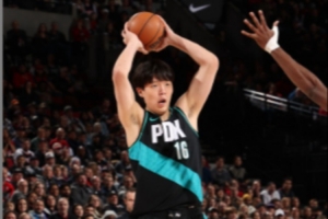 解说：杨瀚森三分球需要更多耐心&还是需要继续练身体