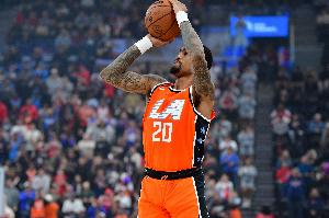 被摆上货架！科林斯首发替补表现判若两人 首发数据效率全面下滑