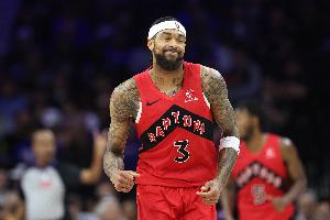 这大长胳膊！英格拉姆急停急起突破 垫步起飞双手炸扣！