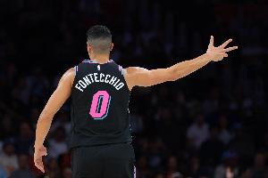 你这意大利炮都锈成什么样了！丰泰基奥10中2&三分7中0仅得8分！