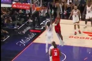 平地惊雷~小贾巴里·史密斯霸气隔扣理查兹 火箭领先11分打停太阳