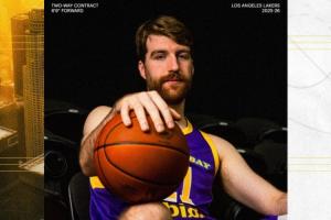 湖人官方：球队用一份双向合同签下内线德鲁·蒂米 并裁掉科洛克