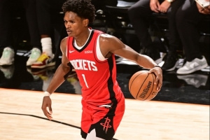 狄龙：阿门现在是一名攻防兼备的球员 他能够以任何方式得分