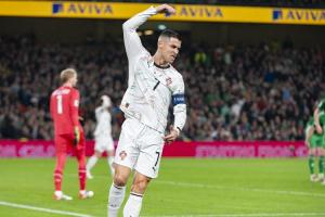 国外球迷热议C罗停赛将缓期：FIFA不知廉耻、对葡萄牙是福是祸？